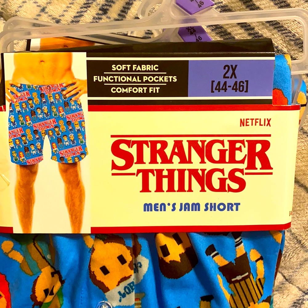 Soft fabric, pockets, comfort fit